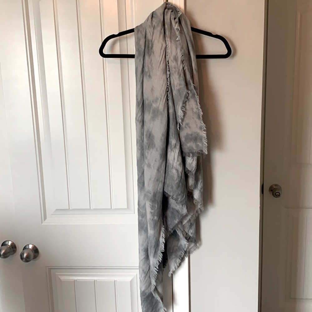 SAACHI fashion scarf